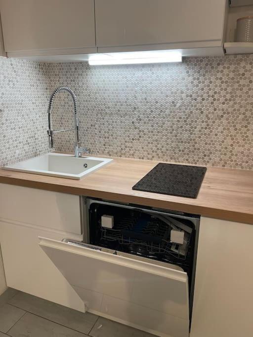 Appart Frontignan Sur La Plage, Piscine, Wifi, Tv, Netflix Exterior photo